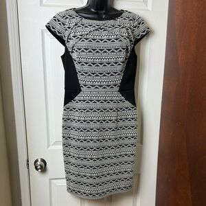 ADRIANNA PAPELL Black and White Geometric Dress